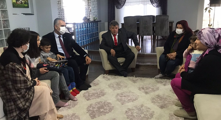 MİNİK EMİR’E MORAL ZİYARETİ