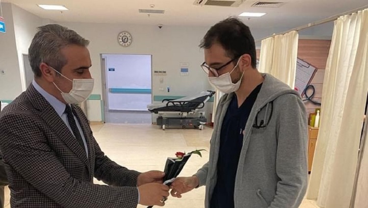 MHP’DEN SAĞLIK ÇALIŞANLARINA JEST
