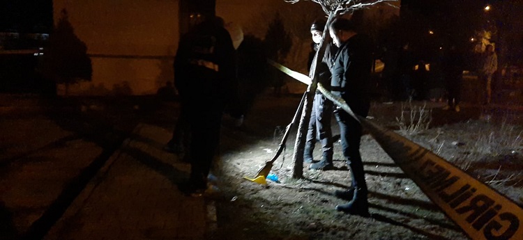 TÜFEKLE İNTİHAR ETTİ