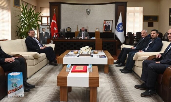 KİCK BOKS ŞAMPİYONASINA DAVET ETTİLER