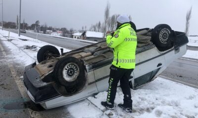 OTOMOBİL TAKLA ATTI: 1 YARALI