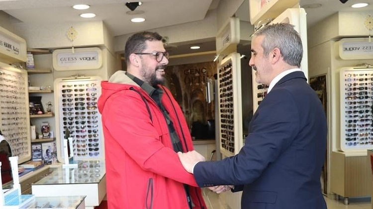 KARAPIÇAK CADDEDE VATANDAŞI DİNLEDİ