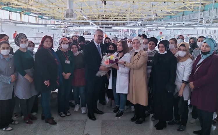 AHLATCI KADINLAR GÜNÜNÜ KUTLADI