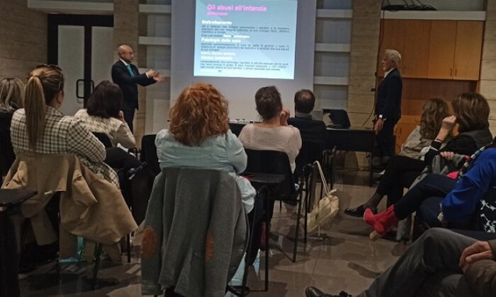 ÇOCUKLARIN KORUNMASINI ANLATTILAR