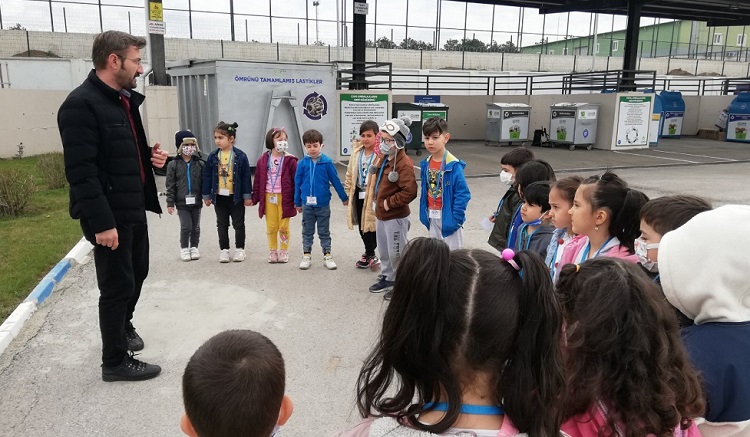 ATIK GETİRME MERKEZİNİ GEZDİLER