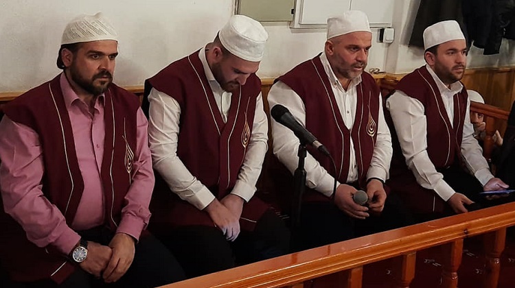 ENDERUN USÜLÜ TERAVİH NAMAZI BAŞLADI