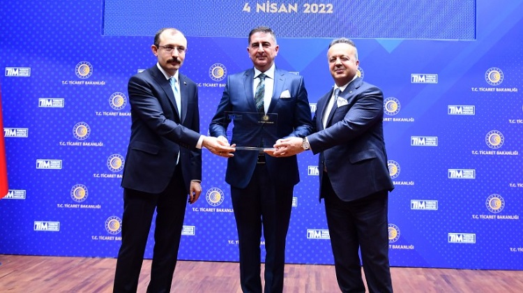 BAKAN’DAN ÇENESİZ’E PLAKET