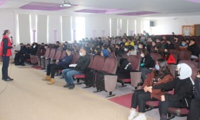 EMNİYET ÖĞRENCİLERİ BİLGİLENDİRDİ