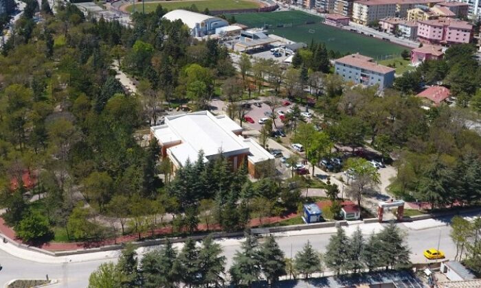 PARKTAKİ KAFETARYA KİRAYA VERİLECEK