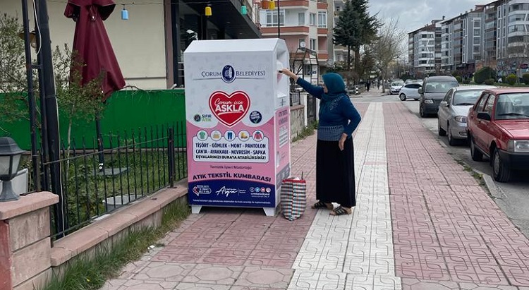 ATIK TEKSTİL KUMBARALARI FAALİYETTE