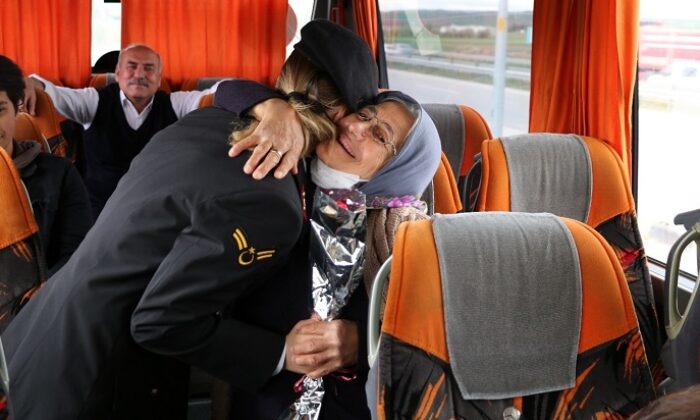 JANDARMA ANNELERİ UNUTMADI