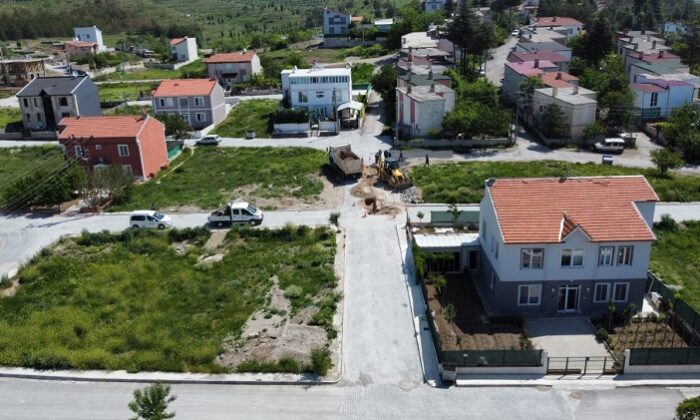 BELEDİYE YENİ YOLLAR AÇIYOR