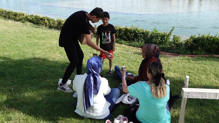 BELEDİYE VATANDAŞI SERİNLETTİ