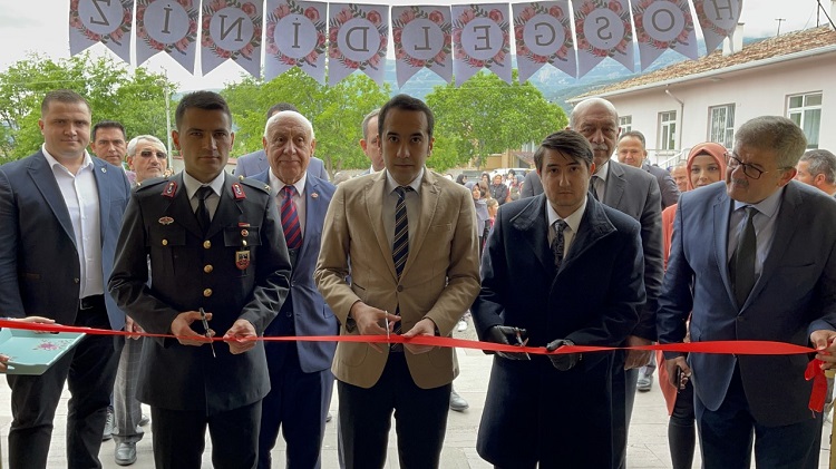 RESİM SERGİSİ VE KERMES AÇILDI