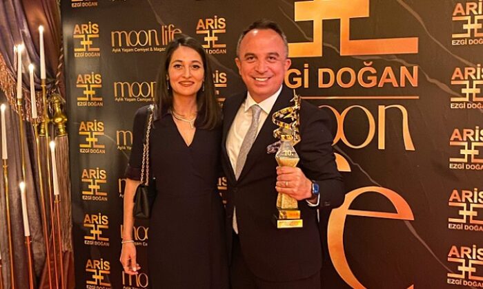 MURAT KILIÇOĞLU ÖDÜLÜNÜ ALDI