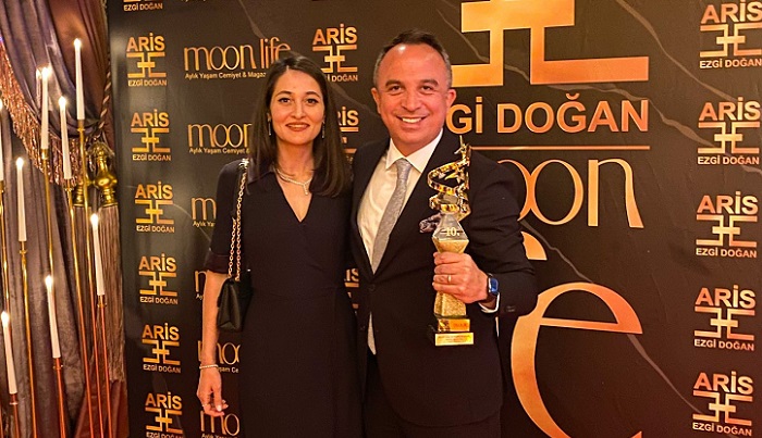 MURAT KILIÇOĞLU ÖDÜLÜNÜ ALDI