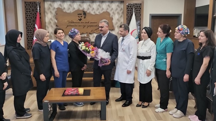 BAŞKAN AHLATCI ŞİİRLE DUYGULANDI