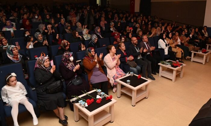 BELEDİYE’DEN ANNELERE ÖZEL KONSER