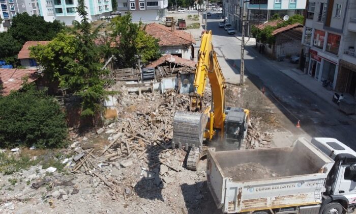 CADDE 25 METREYE GENİŞLEYECEK