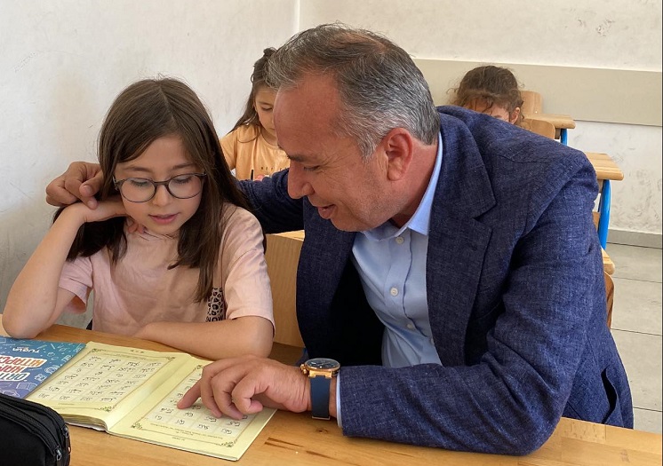 GENÇLERİMİZ İÇİN ÇALIŞACAĞIZ