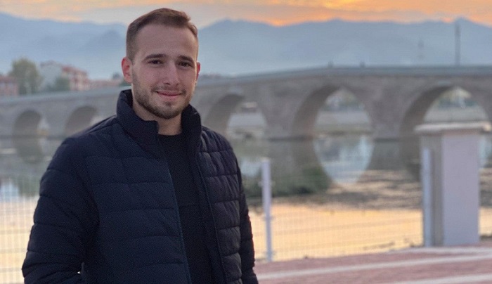 MUHTARIN OĞLU CANINA KIYDI