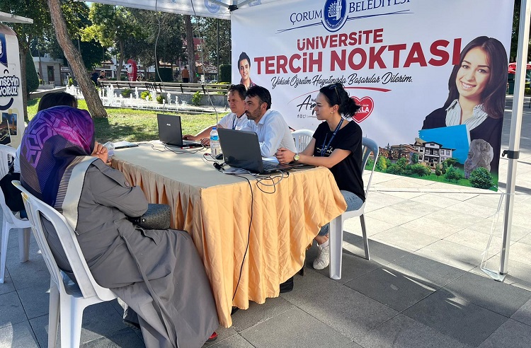 BELEDİYE ÜNİVERSİTE TERCİH NOKTASI KURDU