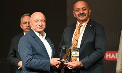 BAŞKAN İSBİR ÖDÜLÜNÜ ALDI