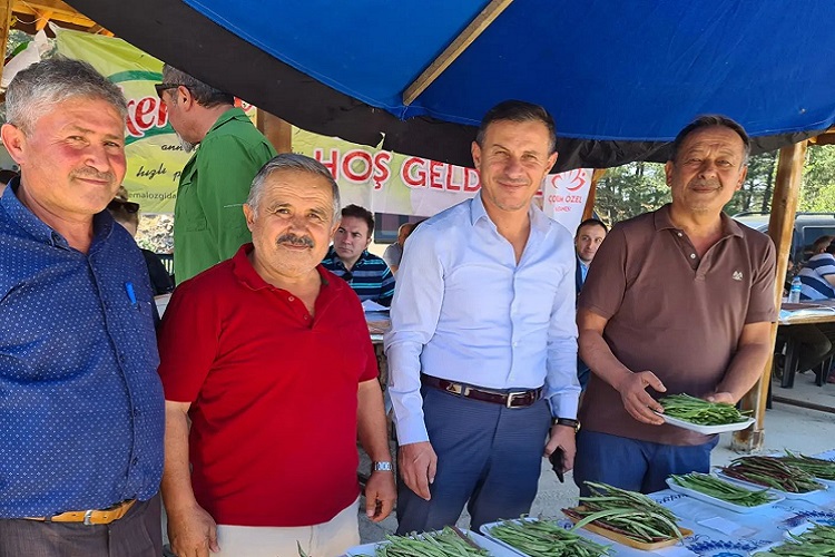 KIZILPINARDA MUHTEŞEM FASULYE ŞENLİĞİ