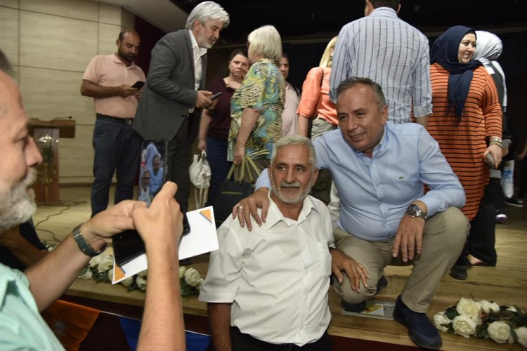 CEYLAN MANİSA’DA GÖNÜLLERE DOKUNDU