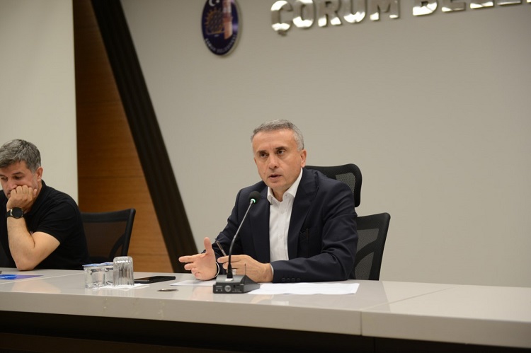 ÇÖPLÜ ŞOFÖRLERLE BİR ARAYA GELDİ