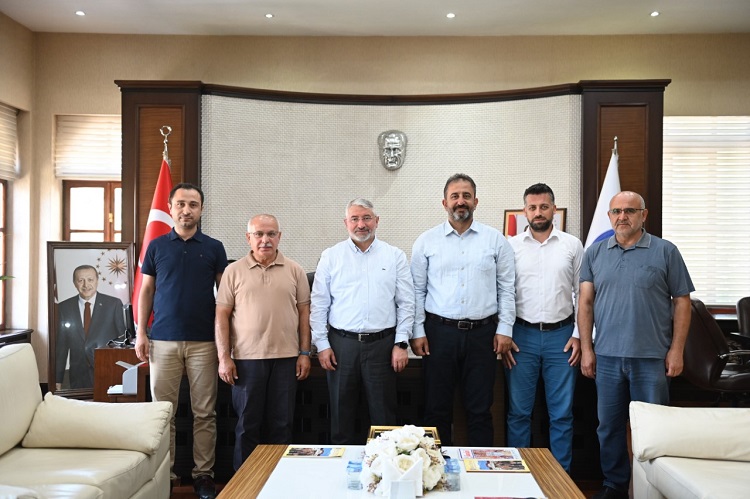 BAŞKAN AŞGIN BELEDİYE İŞÇİLERİNE MÜJDEYİ VERDİ