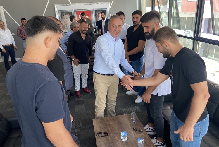 MİLLETVEKİLİ CEYLAN PEHLİVANLARI AĞIRLADI