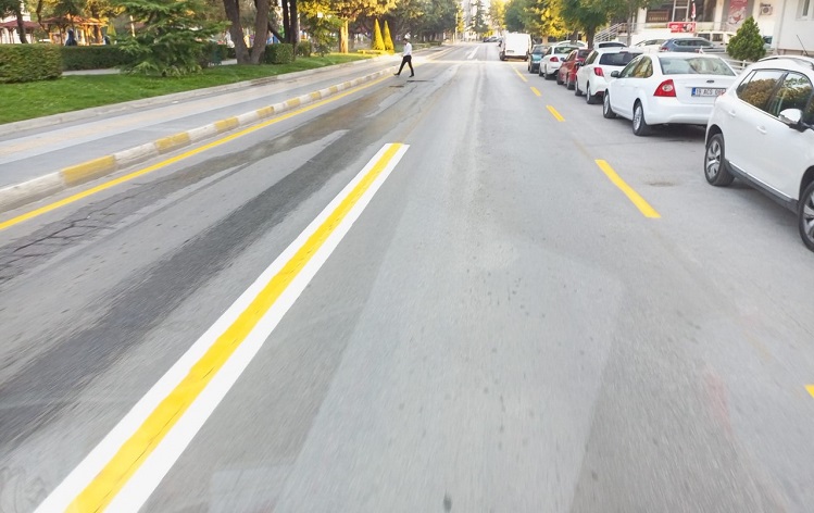 YOL ÇİZGİ ÇALIŞMALARINA DEVAM EDİYOR