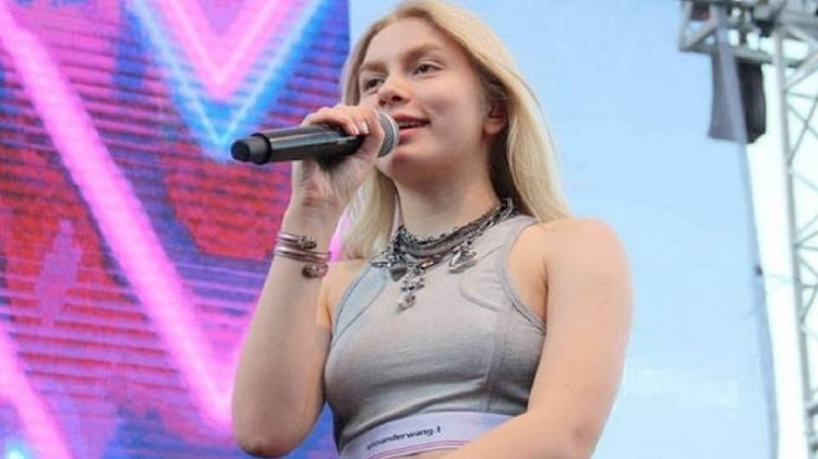KONSERLERİN İPTAL EDİLMESİNE TEPKİLİ