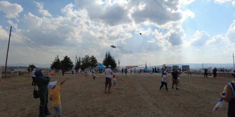 GÖKYÜZÜ UÇURTMALARLA RENKLENDİ