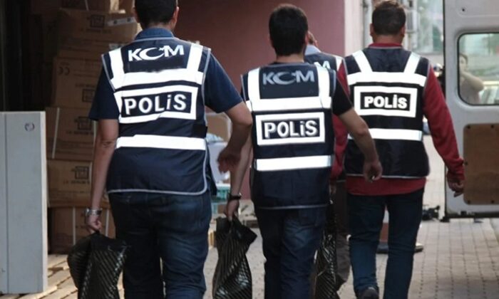 YAKALANAN ÜRÜNLERİ GÖREN POLİSLER ŞAŞIRDI