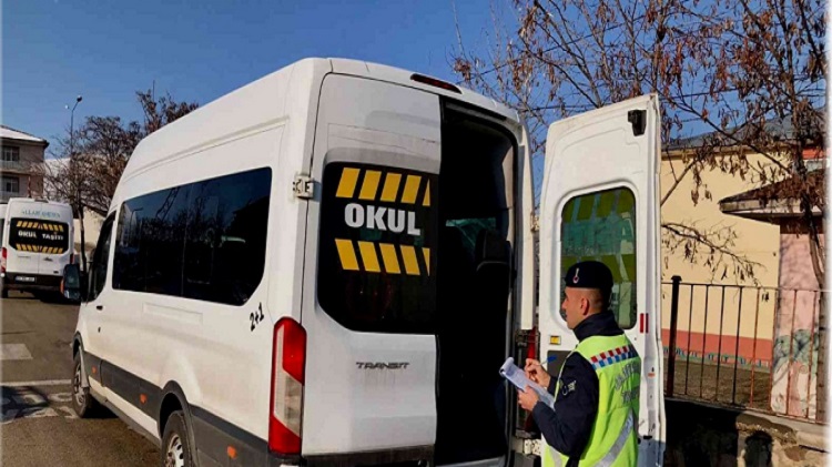 JANDARMADAN OKUL SERVİSLERİNE DENETİM