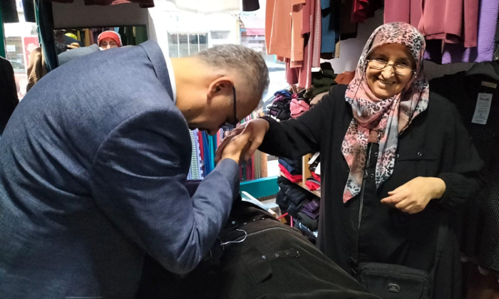 AHLATCI ESNAFLARLA HASBİHAL ETTİ