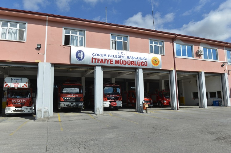 BELEDİYE ACİL DURUM EKİBİNE EĞİTİM VERİYOR