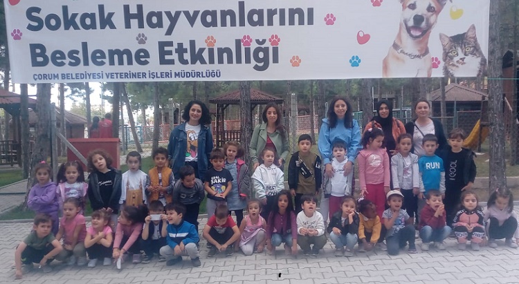 EVCİL HAYVAN PARKINA YOĞUN İLGİ