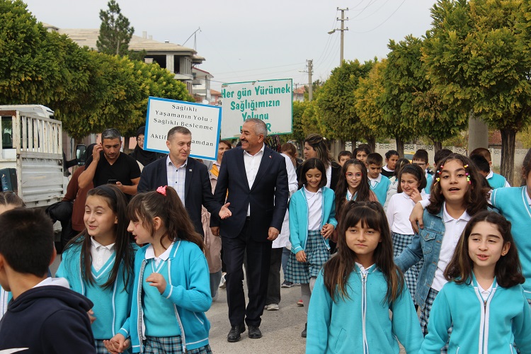 MİLLET BAHÇESİ ÇOCUKLARLA ŞENLENDİ