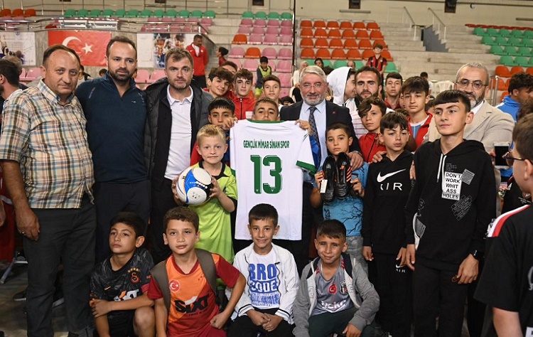 BELEDİYE’DEN AMATÖR SPORA DESTEK
