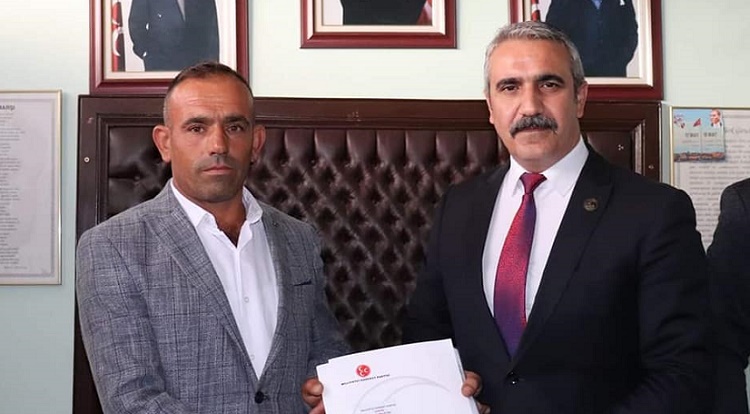 MECİTÖZÜ MHP’DE BAYRAK DEĞİŞİMİ