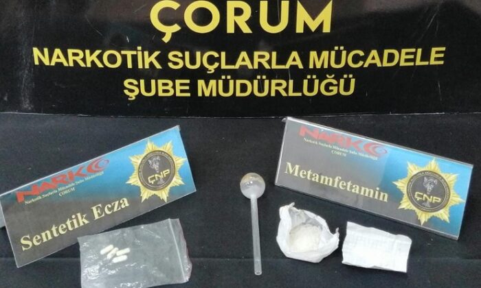 UYUŞTURUCU SATICILARI SUÇ ÜSTÜ YAKALANDI