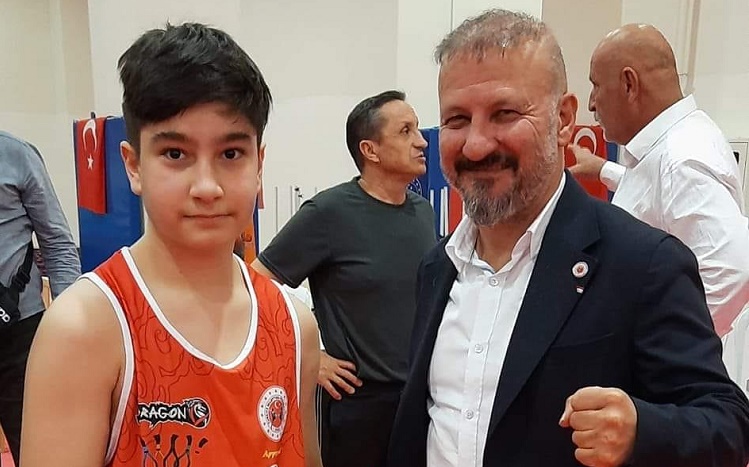 MUAY THAİ’DE DÜNYA İKİNCİSİ OLDU