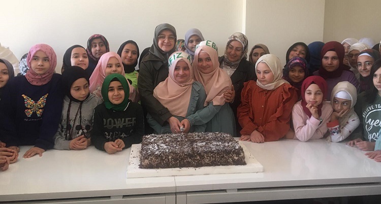 11 YAŞINDAKİ İKİZLER HAFIZ OLDU