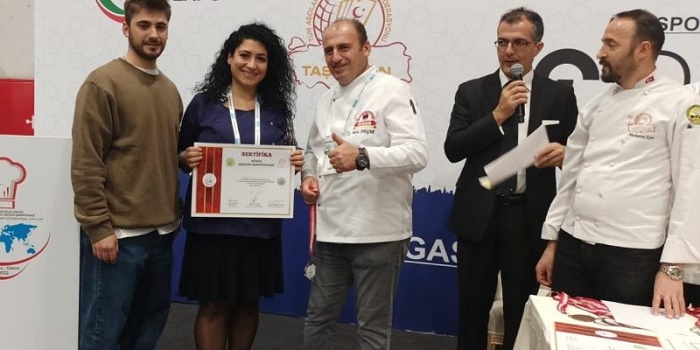 AŞÇILIK ŞAMPİYONASINDA GÜMÜŞ MADALYA ALDI