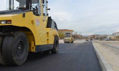 BELEDİYE AKPINAR CADDESİ’Nİ ASFALTLIYOR