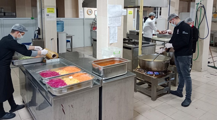 ÖĞRENCİLERE ÜCRETSİZ YEMEK HİZMETİ