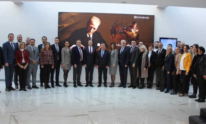 İŞ İNSANLARIYLA BİR RAYA GELDİLER